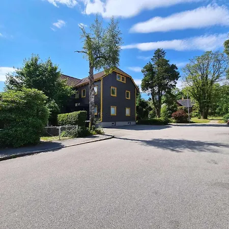 Appartamento Charming Penthouse Near Center, 2-br, King Bed, *