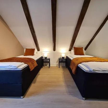 Charming Penthouse Near Center, 2-br, King Bed, Appartamento Stavanger